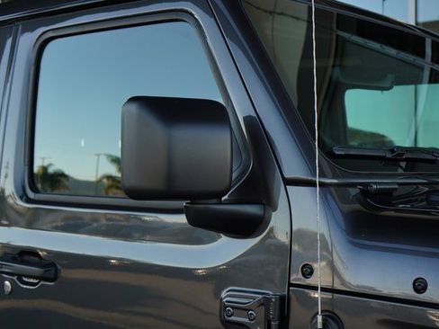 Used 2021 Jeep Wrangler Unlimited Rubicon image 12