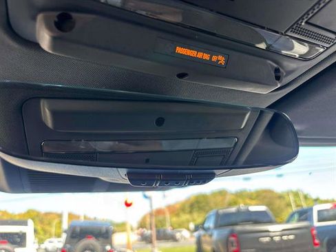 Used 2023 Land Rover Defender 110 X-Dynamic SE image 29