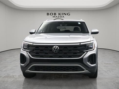 Used 2025 Volkswagen Atlas Cross Sport SE AWD/4WD image 13