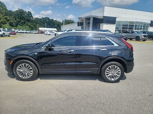 Used 2024 Cadillac XT4 Premium Luxury w/ Technology Package FWD image 4