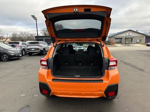 Used 2018 Subaru Crosstrek 2.0i Premium w/ Eyesight System image 9