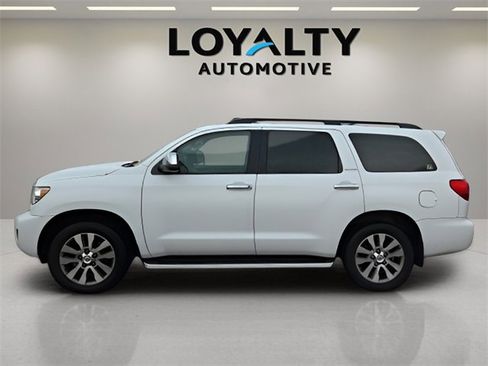 Used 2016 Toyota Sequoia Limited image 2