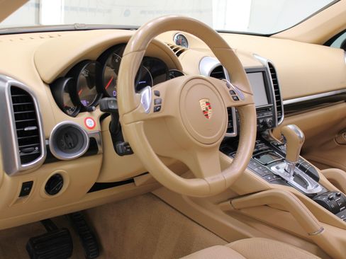 Used 2012 Porsche Cayenne image 32
