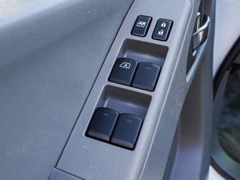 Used 2017 Nissan Frontier SV w/ SV Value Truck Package image 19