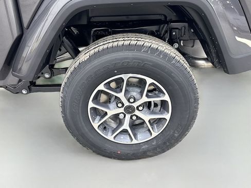New 2026 Jeep Gladiator Sport AWD/4WD image 43