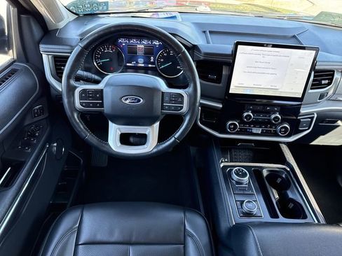 Used 2024 Ford Expedition XLT image 14