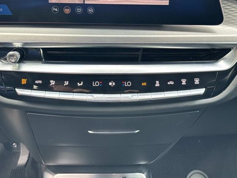 Used 2025 Cadillac Lyriq Luxury w/ LPO, Floor Liner Package AWD/4WD image 22