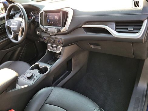 Used 2023 GMC Terrain SLT image 16