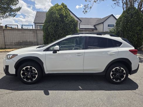 Used 2023 Subaru Crosstrek 2.0i Premium w/ Popular Package #3 AWD/4WD image 2
