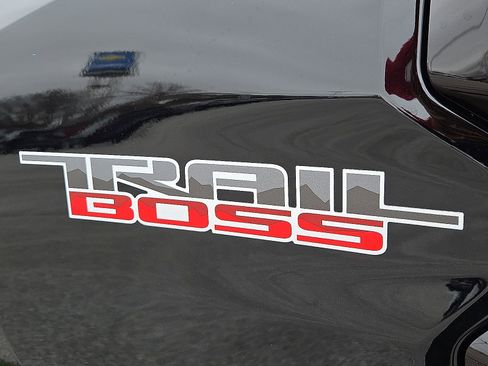 New 2026 Chevrolet Colorado Trail Boss AWD/4WD image 9