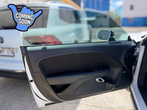Used 2020 Dodge Challenger SXT w/ Driver Convenience Group RWD image 16