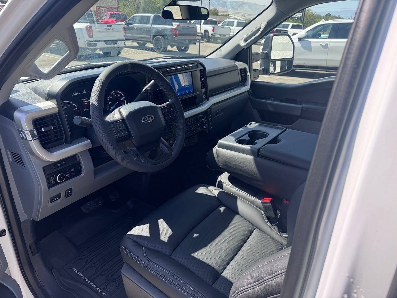Used 2024 Ford F250 XLT w/ FX4 Off-Road Package AWD/4WD image 9