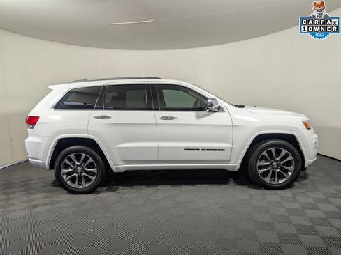 Used 2018 Jeep Grand Cherokee Overland image 2