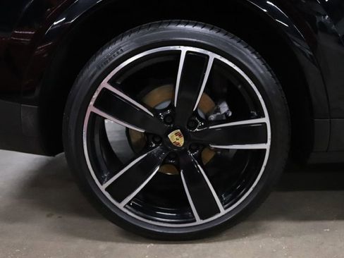 Used 2019 Porsche Cayenne image 39