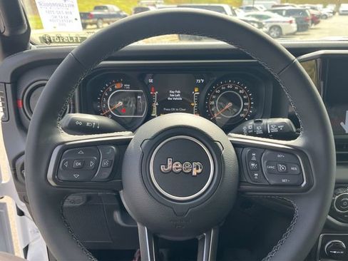 New 2025 Jeep Wrangler Rubicon AWD/4WD image 31