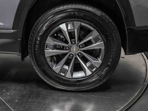 Used 2025 Chevrolet Equinox LT w/ Convenience Package II FWD image 10