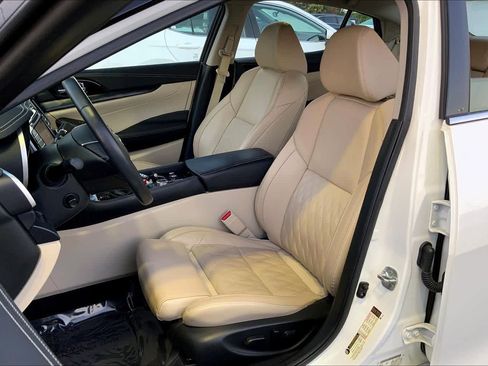 Used 2023 Nissan Maxima Platinum w/ Sport Mat Group FWD image 7