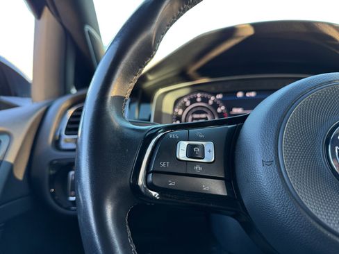 Used 2019 Volkswagen Golf R 4-Door image 15