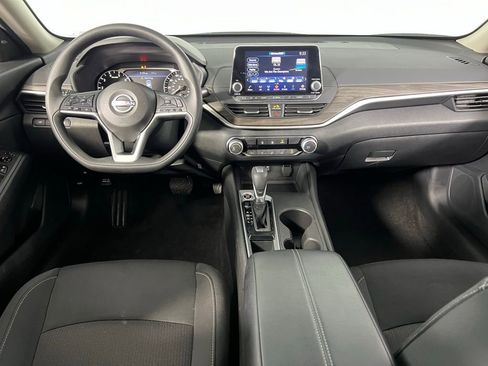 Used 2025 Nissan Altima 2.5 SV image 14