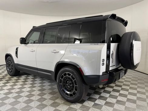 New 2026 Land Rover Defender 110 S AWD/4WD image 4