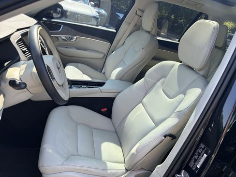 Certified 2023 Volvo XC90 B5 Plus AWD/4WD image 16