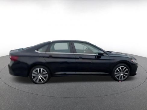 Used 2025 Volkswagen Jetta SE image 16