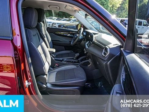 Used 2025 Chevrolet TrailBlazer LT FWD image 23