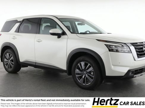 Used 2025 Nissan Pathfinder SV FWD image 1