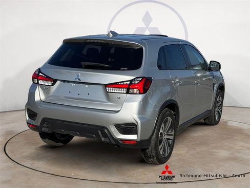 Used 2024 Mitsubishi Outlander Sport SE image 3