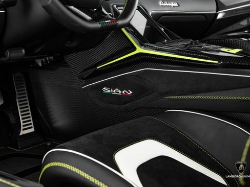 Used 2020 Lamborghini Sian Coupe image 56