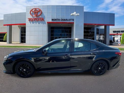 Used 2025 Toyota Camry SE FWD image 7