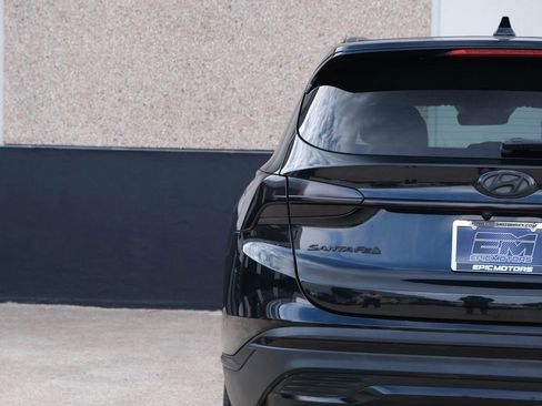 Used 2021 Hyundai Santa Fe SE FWD image 17
