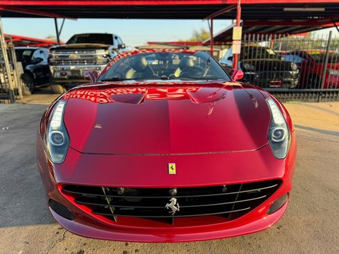 Used 2015 Ferrari California T image 14