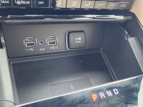 New 2025 Jeep Grand Cherokee Limited w/ Luxury Tech Group II image 16