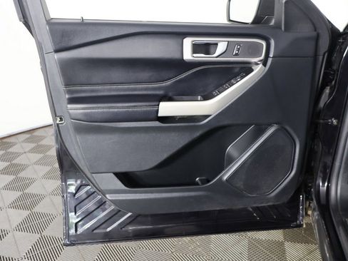 Used 2021 Ford Explorer XLT w/ Equipment Group 202A AWD/4WD image 22