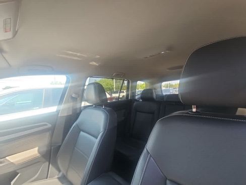 Used 2023 Volkswagen Atlas SE AWD/4WD image 8