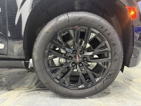 Used 2023 GMC Yukon Denali image 31