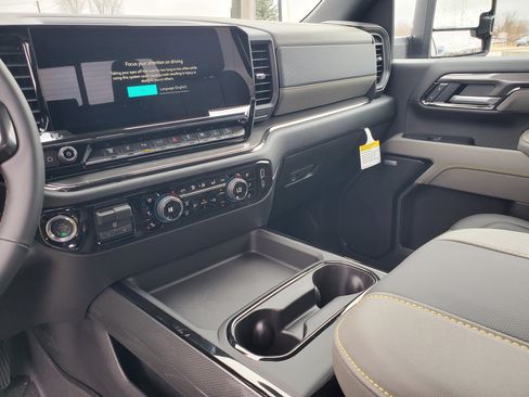 New 2026 Chevrolet Silverado 2500 ZR2 w/ LPO, Dark Essentials Package AWD/4WD image 17