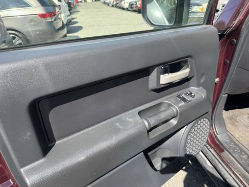 Used 2007 Toyota FJ Cruiser 4WD image 9