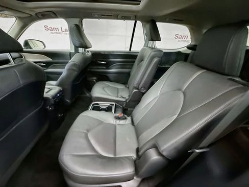 Used 2024 Toyota Grand Highlander AWD image 25