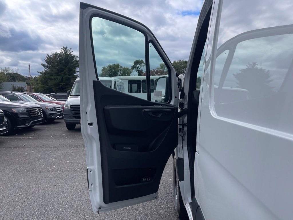 New 2025 Mercedes-Benz Sprinter 2500 image 6