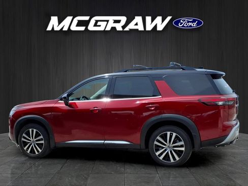 Used 2025 Nissan Pathfinder Platinum w/ Cargo Package FWD image 10