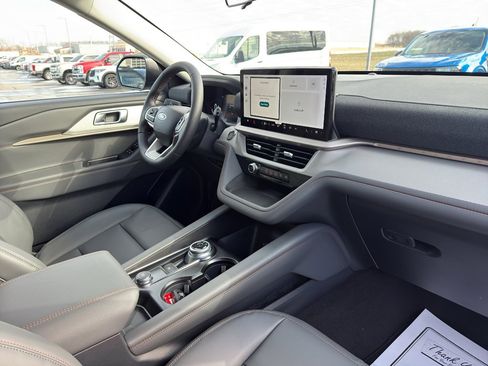 New 2026 Ford Explorer Active w/ Active Comfort Package image 12