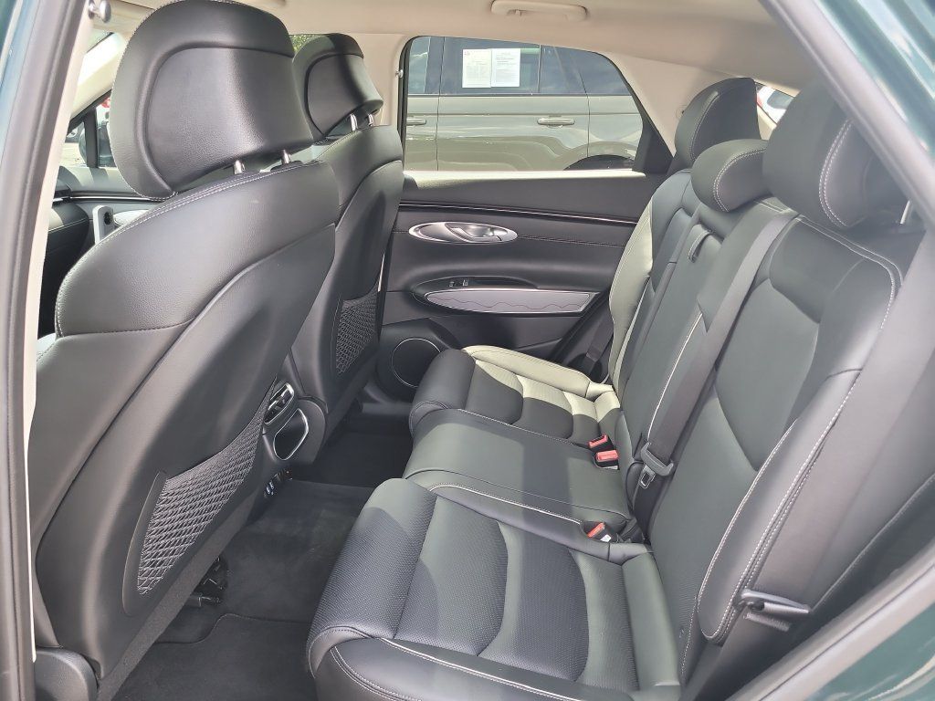 Used 2024 Genesis GV70 2.5T w/ Advanced Package AWD/4WD image 11