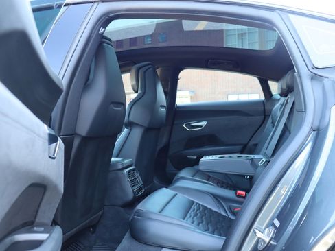 Used 2022 Audi e-tron GT Prestige w/ Prestige Package image 13