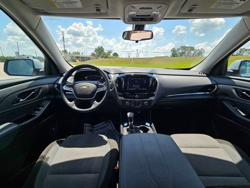Used 2021 Chevrolet Traverse LT FWD image 12