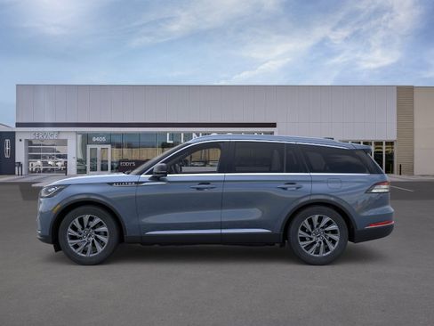 New 2026 Lincoln Aviator 2WD image 3