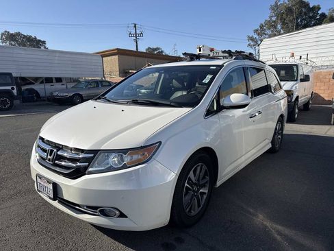 Used 2016 Honda Odyssey Touring Elite image 3