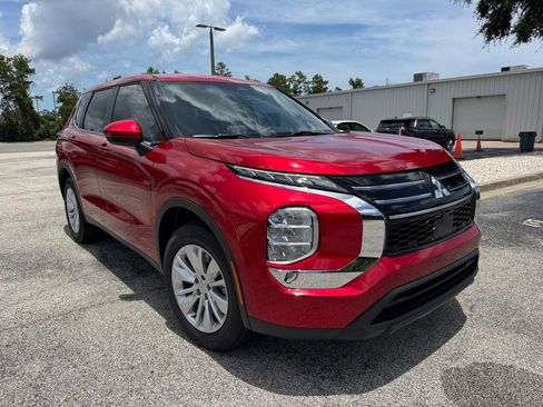 New 2025 Mitsubishi Outlander ES image 10