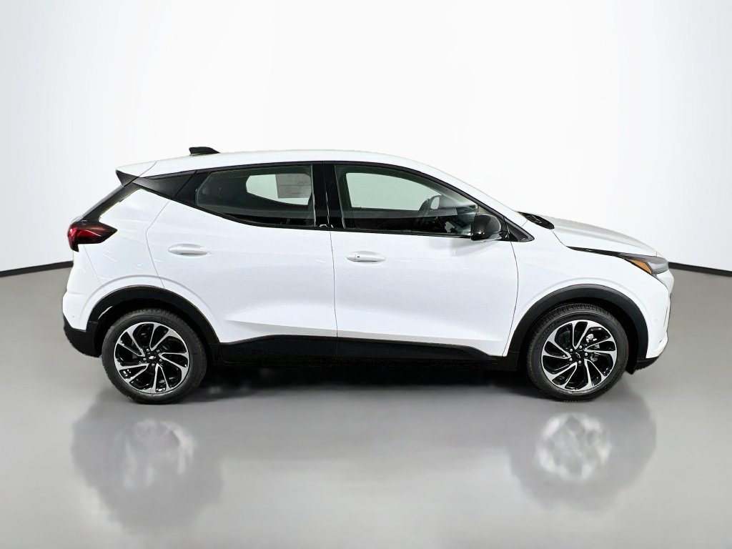 New 2027 Chevrolet Bolt LT w/ Super Cruise Package FWD image 8